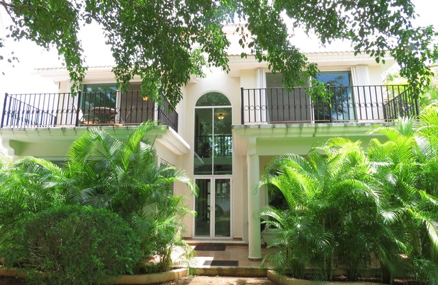 Nov - Dec Price Reduction - Casa Elena ~ 3 Bedroom, 4 Bath Villa. Great Location