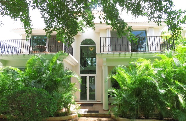 Nov - Dec Rates Reduced - Casa Elena ~ 3 Bedroom, 4 Bath Villa. Great Location