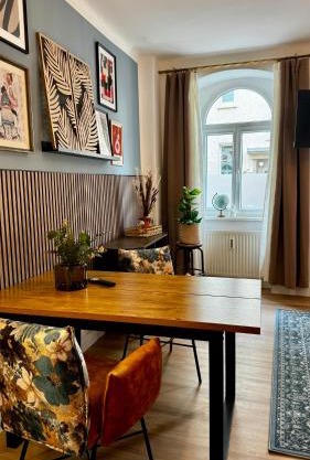 Noy´z in der belebten Neustadt