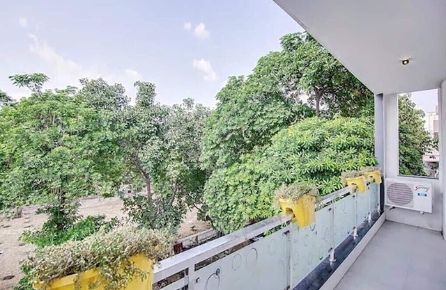 NUAB House-1B Fortis/MAX/Paras/Medanta/HUDA Metro