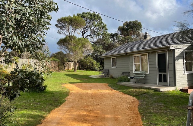 NUNYARA - a very comfortable beach house minutes away from Steppy beach