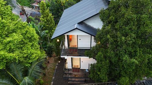 Nutmeg shades Cottage