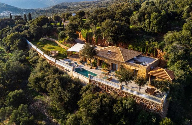 Oak Tree Estate