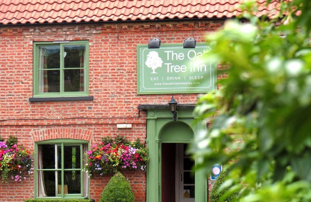 Oak Tree Inn