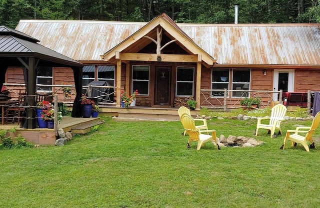 Oakenshield Cabin at GreenMan Farm