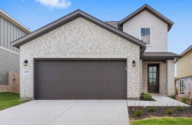 Oasis: 3BR, 2.5BA, pets allowed.
