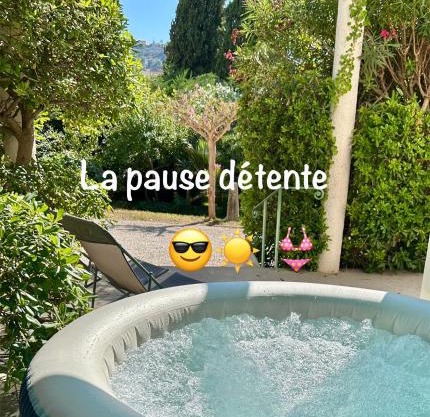 Oasis de verdure en centre-ville - jacuzzi privé