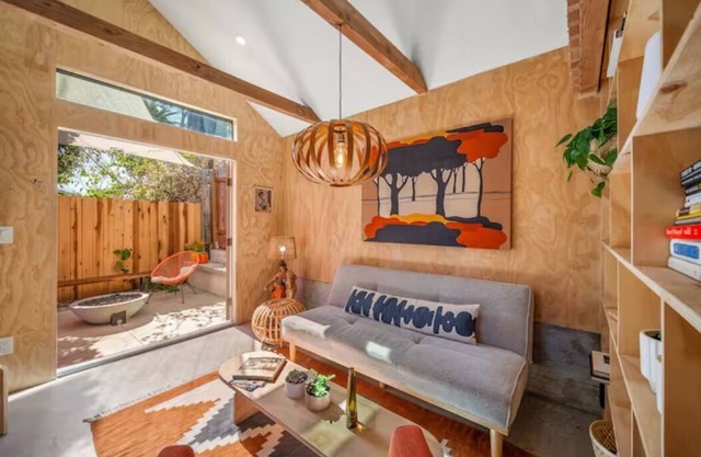 Oasis in the Los Angeles Hills - Highland Park