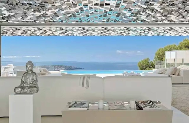Oasis of luxury and comfort, the best gated community in the world.