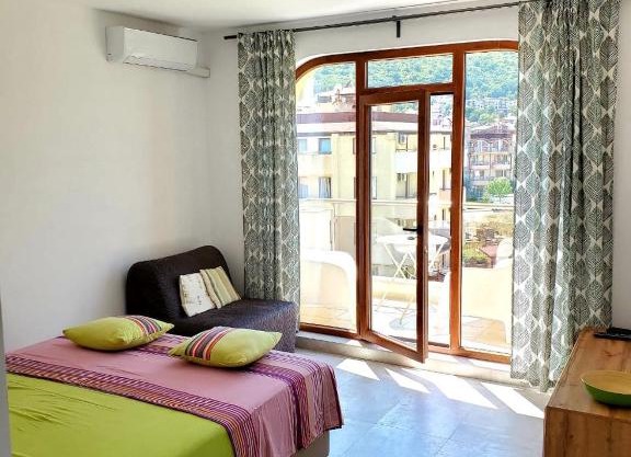 Obzor Tatyana Apartaments Natura