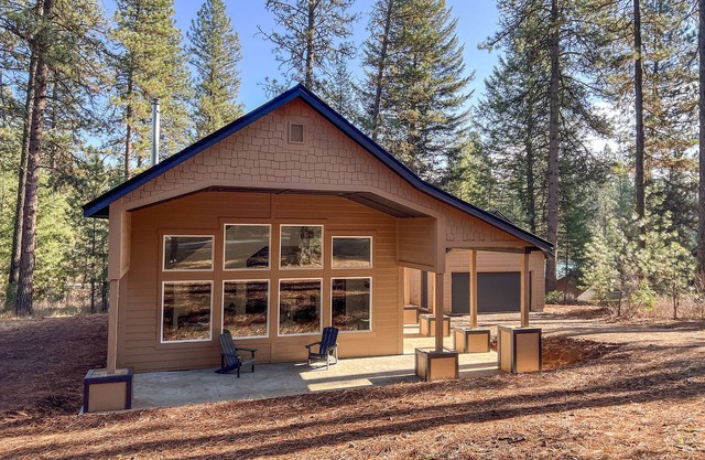 OC's Hideaway: Ski and Tee Cabin