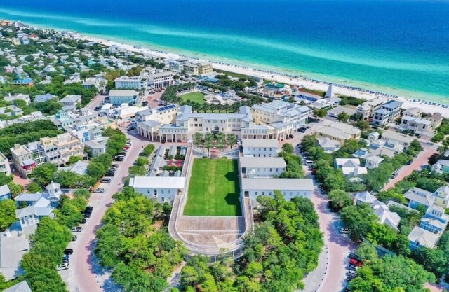 Ocean Blue - New Luxury Cottage in SEASIDE FL