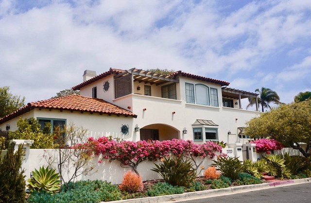 Ocean Breeze Suite ~ A Quiet Coastal Retreat
