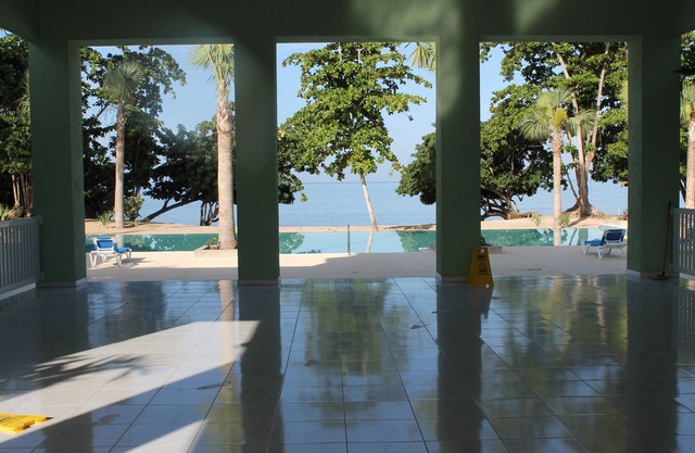 Ocean front 2 br Condo at Little Bay Country Club, Negril