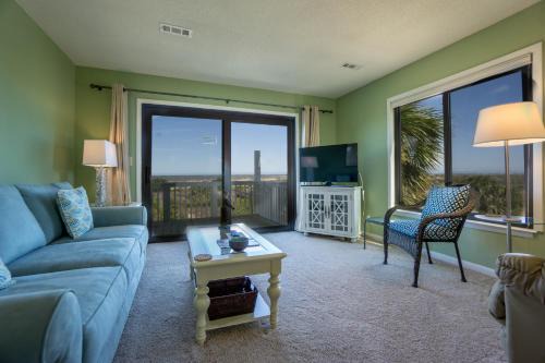 Ocean Front Corner Villa with New Deck and Unobstructed Views