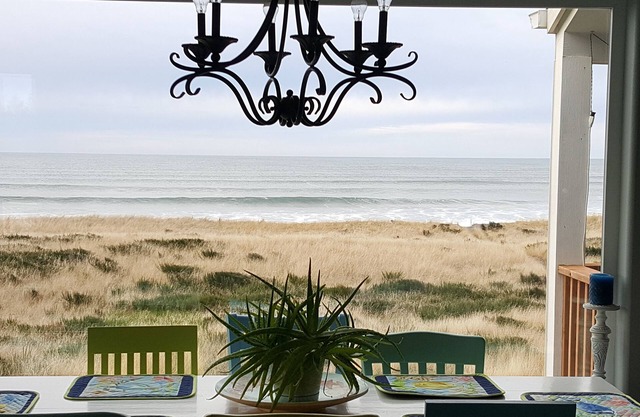 Ocean Front House, Beach, View, Hot Tub- NO PETS INSIDE - 200FT WALK TO BEACH