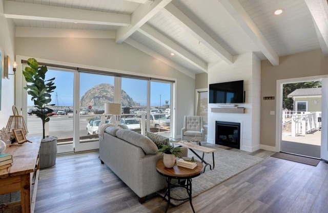 Ocean Front, Morro Rock Views 2Bdrm Condo at Salty Sister