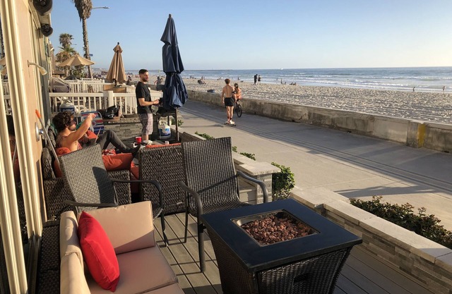 Ocean Front On Mission Beach! -Large 2BR/2BA, Beach Patio, Firepit, BBQ, Parking