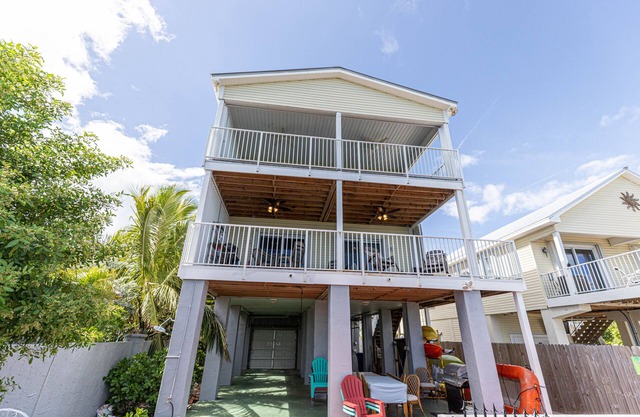 Ocean Front, Private home with Boat Dock, 3 bedroom