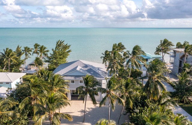 Ocean Front Villa, 3/4's acre of private beach! Serenity, Retreat, Island Life!