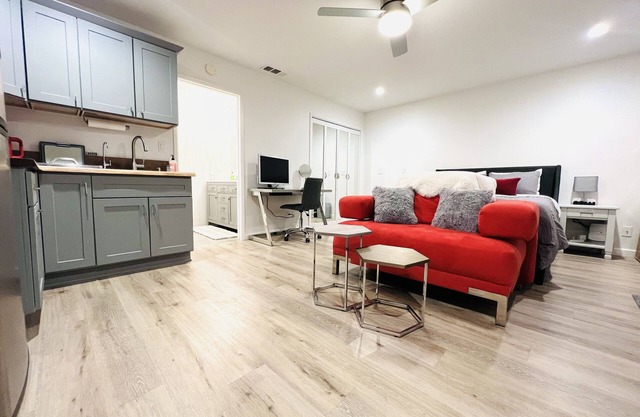 Ocean Mountain Island Views Guesthouse Along Trail