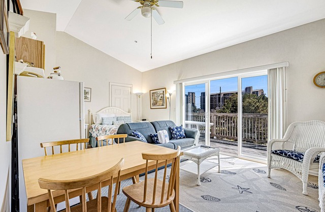 Ocean Side of Coastal Hwy efficiency condo w/kitchenette and central AC