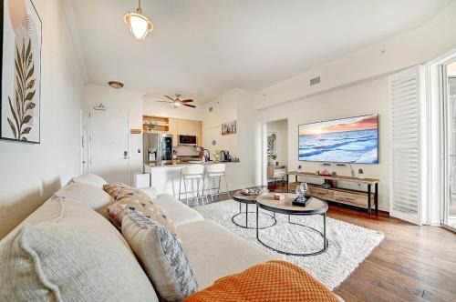 Ocean View Suite by Convention Center & Beach