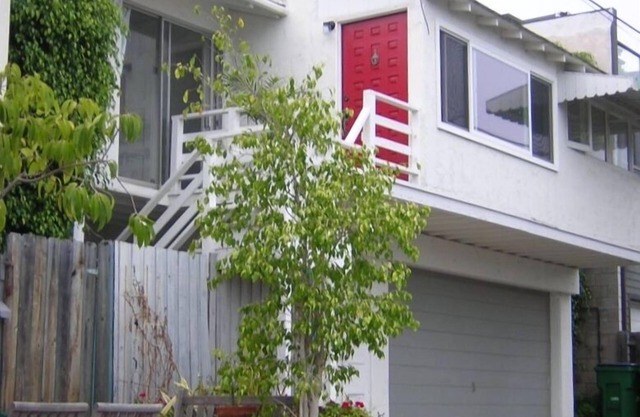 Ocean Views! Turnkey Absolutely Charming N Laguna Beach House