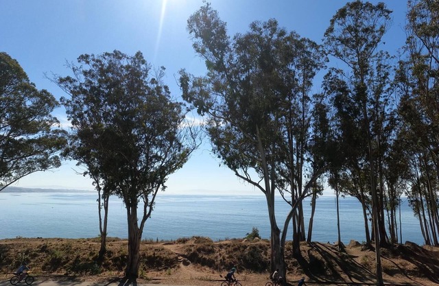 Oceanfront 2-bedroom condo in delightful Capitola