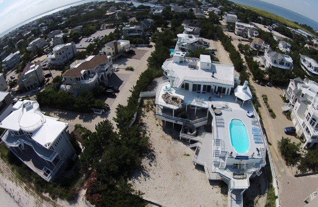 Oceanfront 7+BR, 3rd fl pool, roof top hot tub.