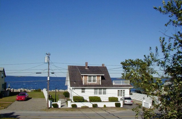Oceanfront at Hills Beach, Biddeford, Sleeps 8, 4 bdrs, 2 bths, View 9 islands!