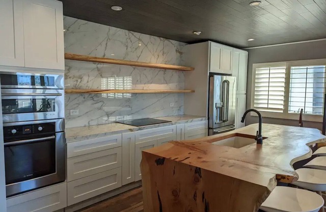 Oceanfront beach living in an amazing modern condonn