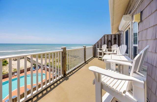 Oceanfront Condo w/Private Balcony, Resort Pool, Hot Tub, Elevator, Clubhouse