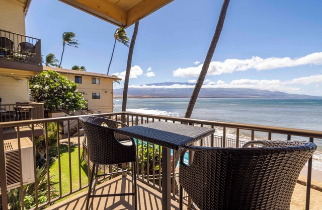 Oceanfront HK-B7 - Maui Condo on the Beautiful Serene Beach of Ma’alaea Bay