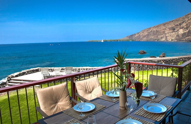 Oceanfront Hot Tub! Kayaks! Snorkeling! Dolphins! WEDDINGS WELCOME!