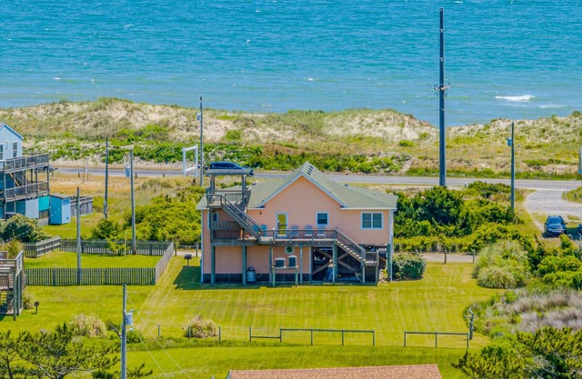 Oceanfront House w/Private W/D/Central AC/Ocean Views/Free WiFi/Private Hot Tub