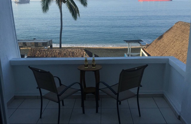 OCEANFRONT! 🏖 PENTHOUSE WITH A VIEW 🐳 🚢