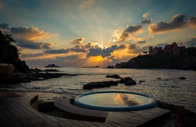 Oceanfront with private infinity pool at Finestre Gated Community (24/7 security)