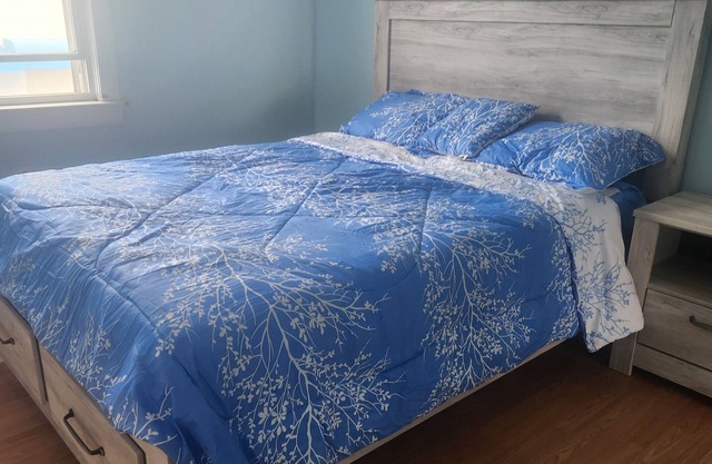 Oceanside 2 BR Apartment Sleeps 6