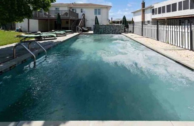 Oceanside Home w/Salt Water Pool