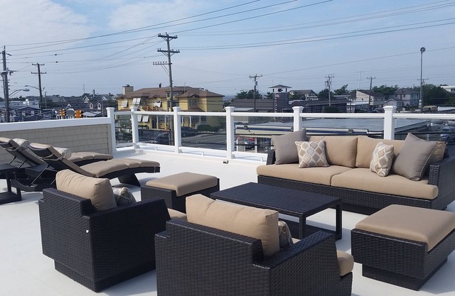 Oceanside private Second floor with Roof Top Deck Center of Harvey Cedars