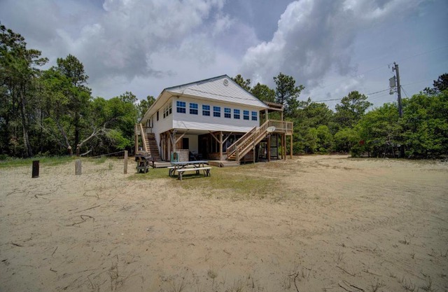 Oceanside, Wild Horses, 4x4 area, Secluded, 4x2330, Wild Horse Landing