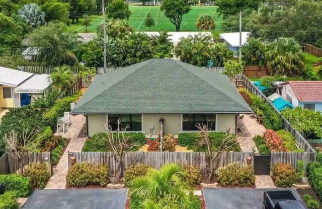 ❤️of Downtown/Duplex in Victoria Park!❤️