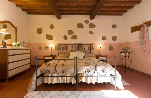 Offer! Holidays, apartment (Mimosa 2 + 2) Area Volterra, San Gimignano,Pisa