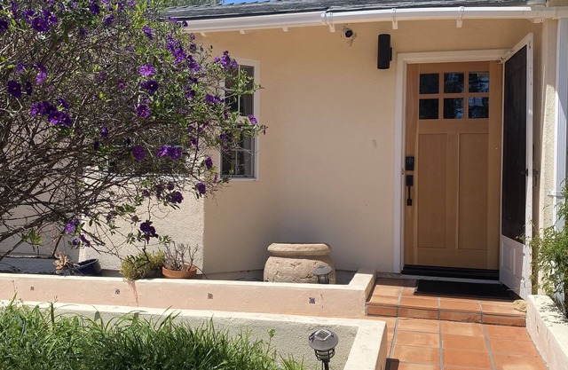 Ojai Vallerio Cottage: Peaceful Ojai Retreat with lovely grounds and garden