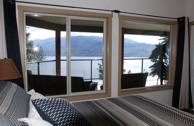 OKA B&B - Gorgeous Mountain/Water views - Lower 2 Bedroom Suite - Sleeps up to 5