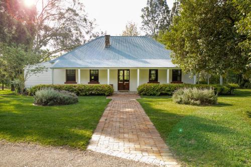 Old Duninald House - Historic Farmhouse Experience