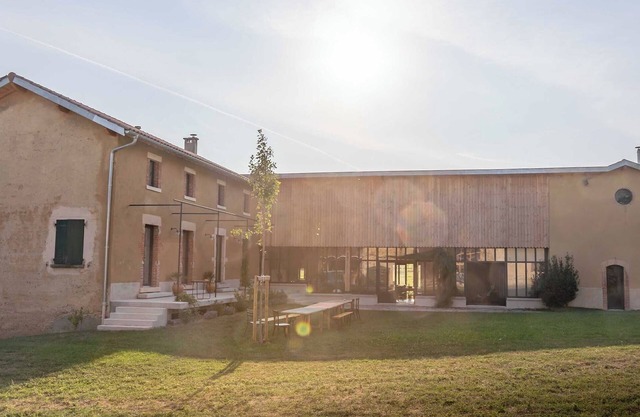Old farmhouse in the countryside. Ideal for families or friends.