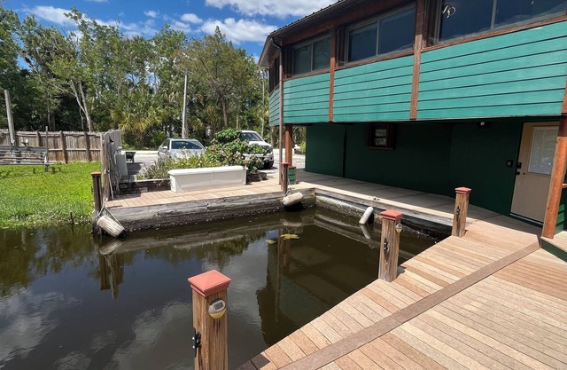 Old Homossasa charm with Pool & boat dock w/gulf access & game room