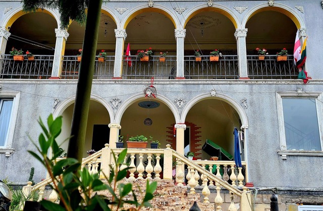 Old House ძველი სახლი